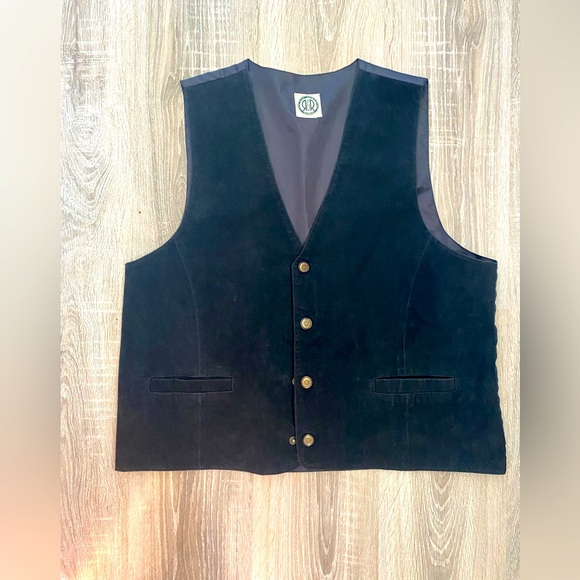 R&R Vest ( Rest and Relaxation Vest) 
100 percent Leather Vest - Picture 1 of 10